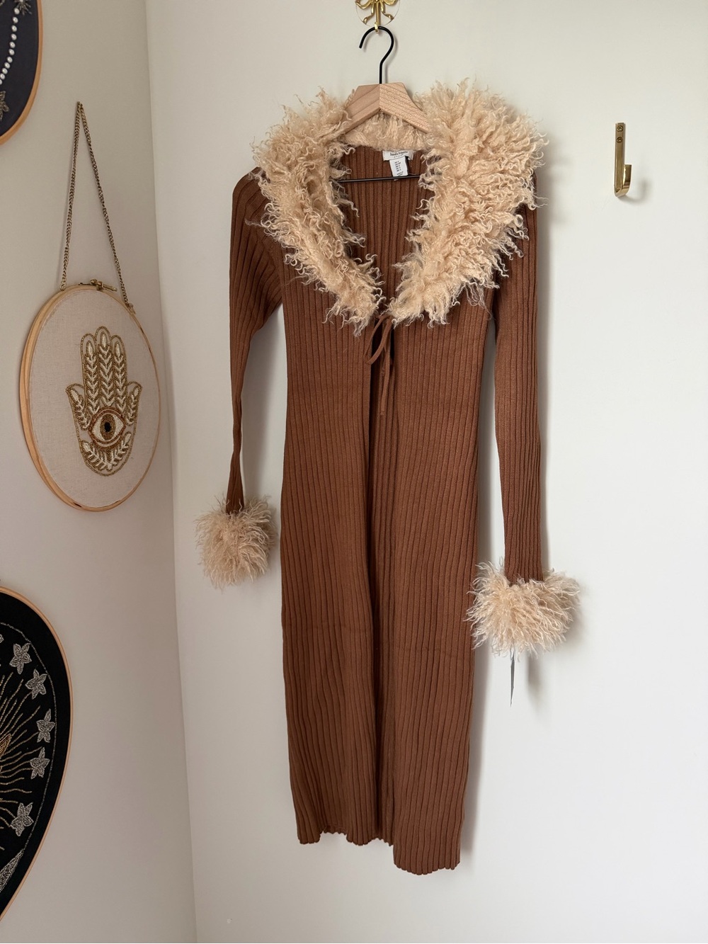Haute Hippie Brown Ribbed Knit maxi Cardigan with Cream Faux-Fur Trim